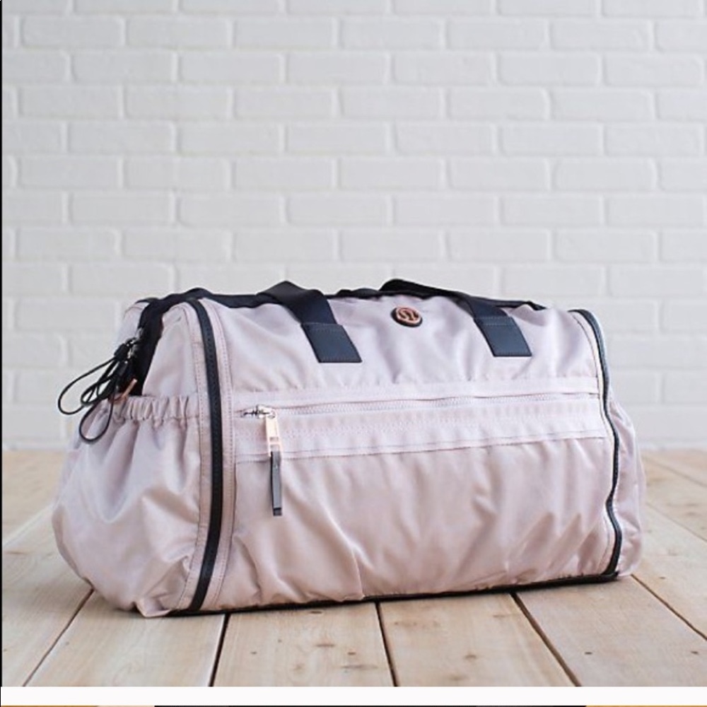 ❌SOLD❌Lululemon Weekend Warrior Rose Gold Gym Bag